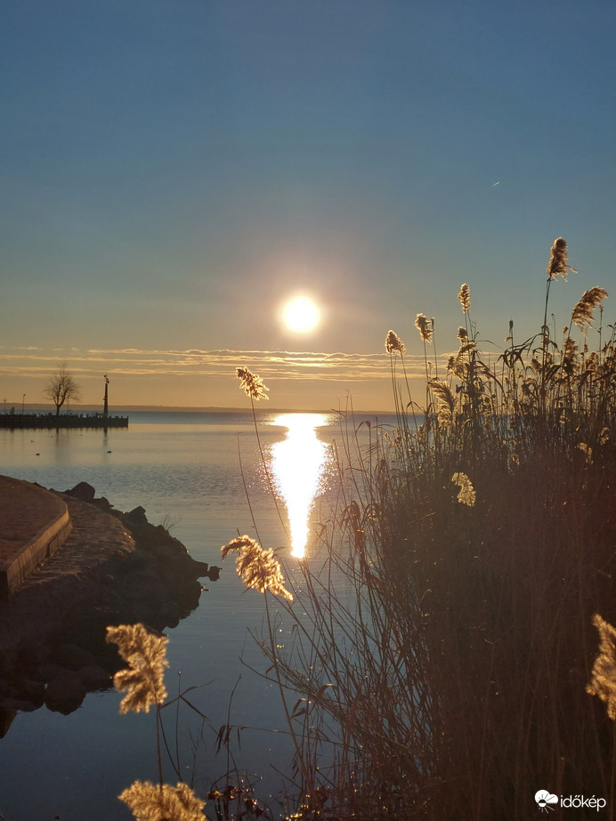 Balatonalmádi reggel 