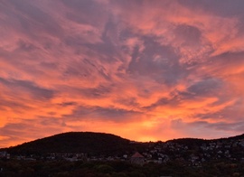 Napnyugta után.