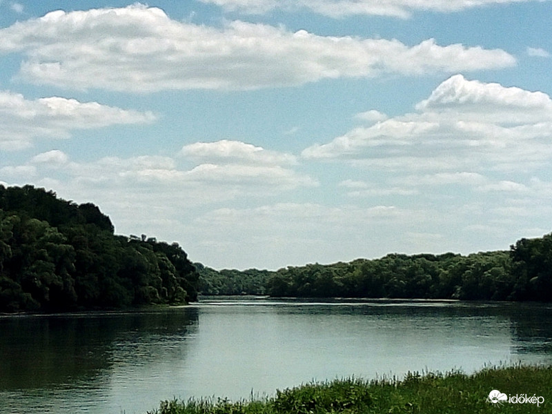 Délelőtt a Dunánál