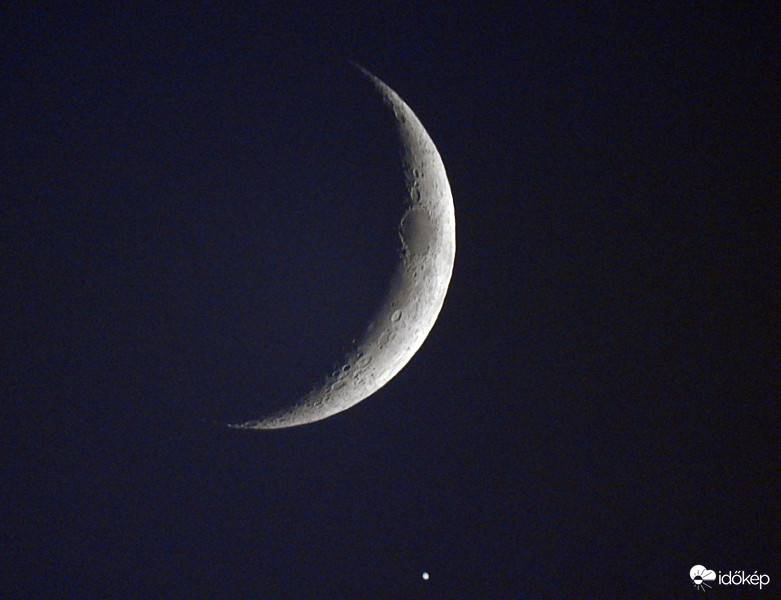 A hold és a Jupiter