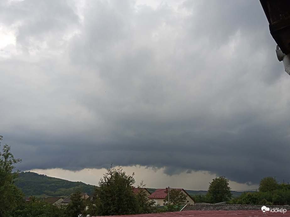 Karancslapujtő