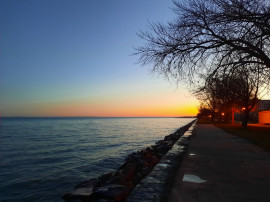 A felkelő nap fényei