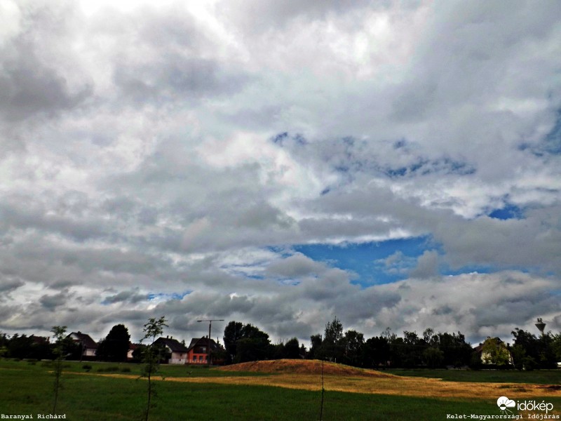 Végre szakadozik a felhőzet