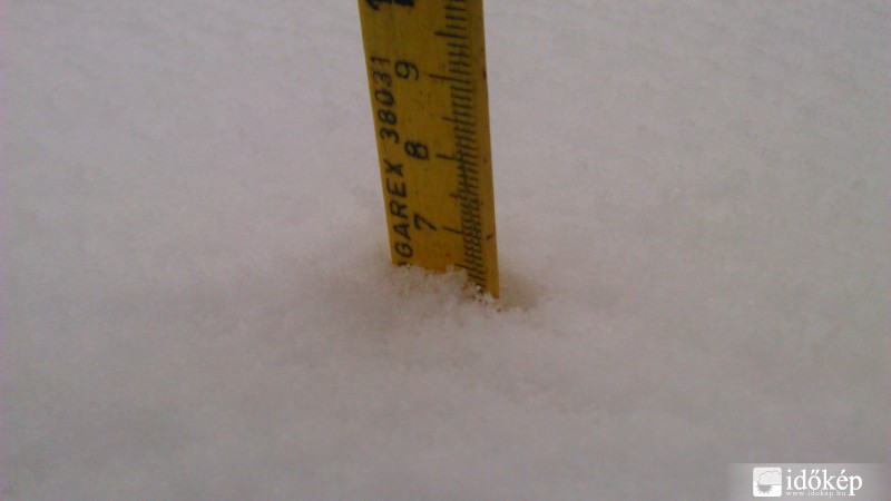 lassan 7 cm a hó vastagsága