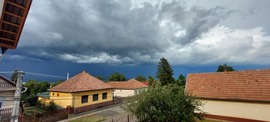 Atkár