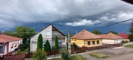 Atkár