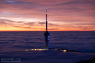 Pécsi TV torony ma hajnalban