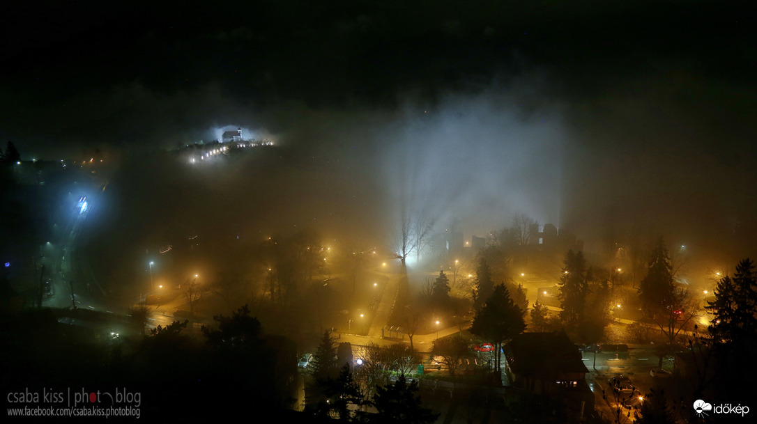 Pécs - ködös este