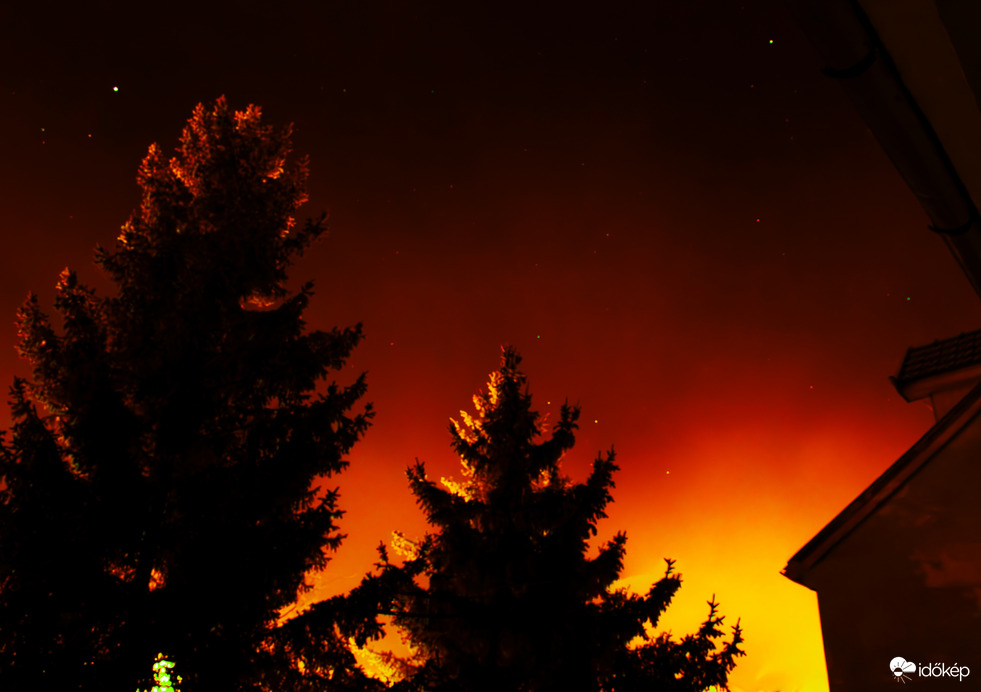 Gyöngyös sarki fény