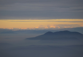 Naplemente a ködtenger felett