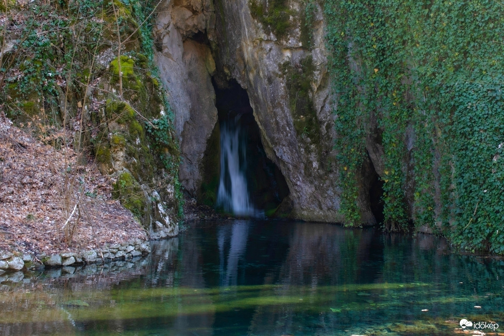 Szikla-forrás
