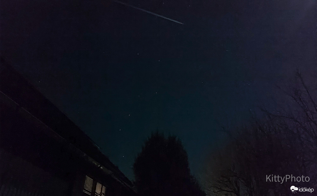 A Göncölszekér rúdja már "lefelé" mutat