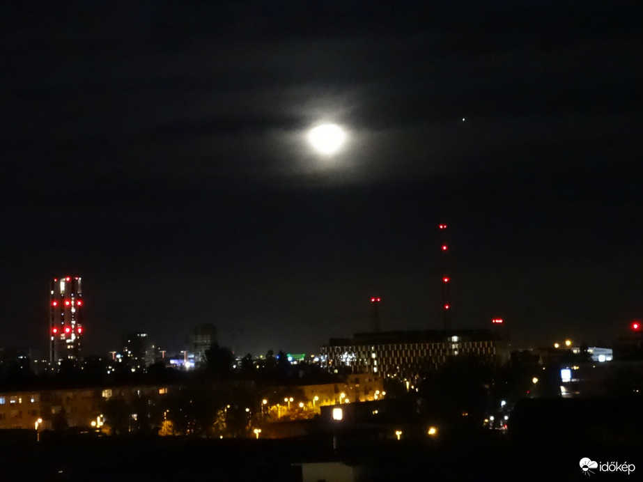 feljött a hold