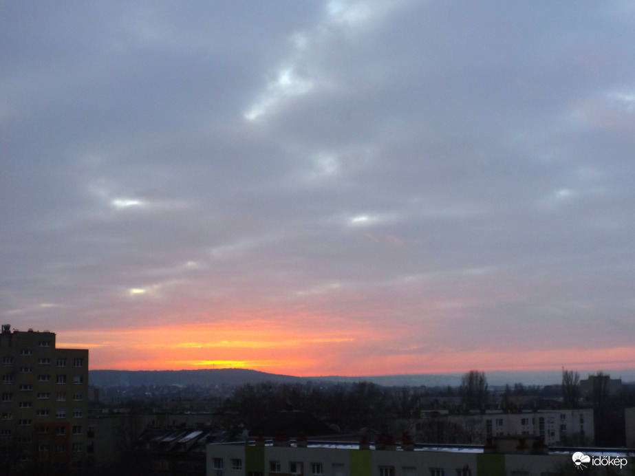 derengés alkonyatkor