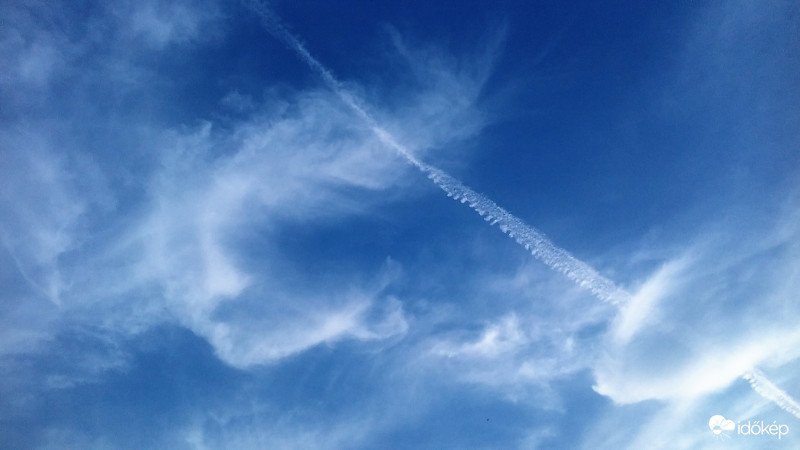 Mai felhők 2