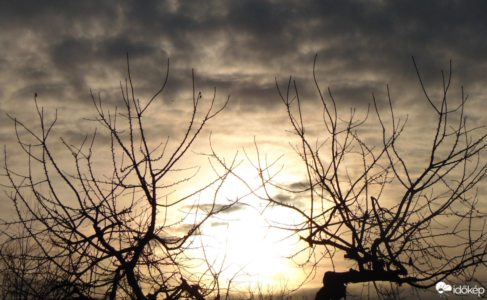 Újra borult idő