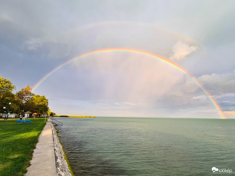 Szivárvány a Balaton felett