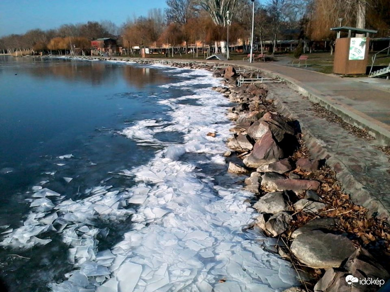 ennyi a jég
