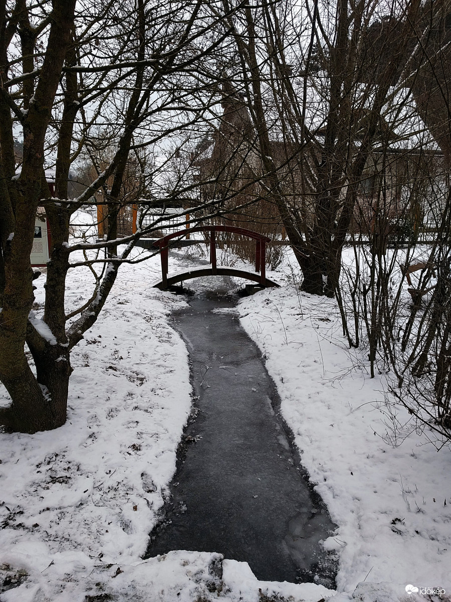 Befagyott a Koloska patak Arácsnál