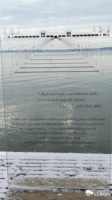 Az egykori füredi hidegfürdő emléktáblája