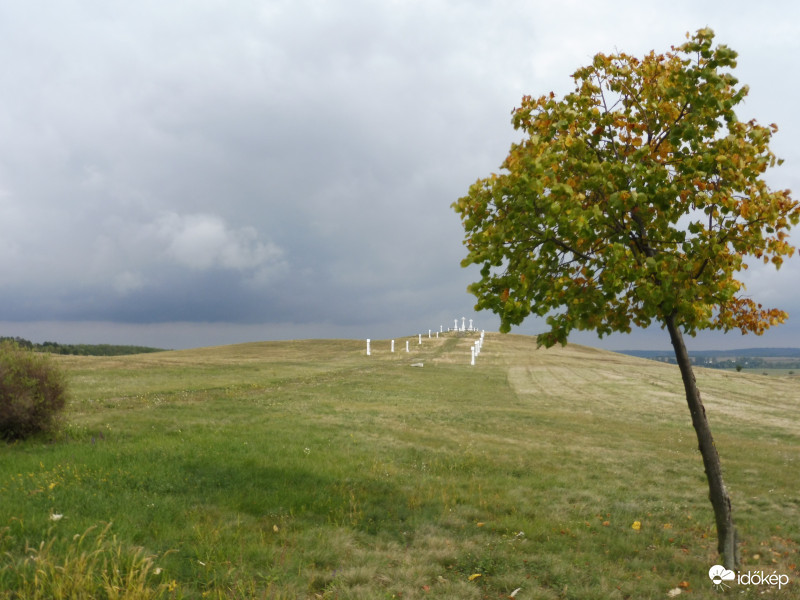 Szári kálvária felhős időben