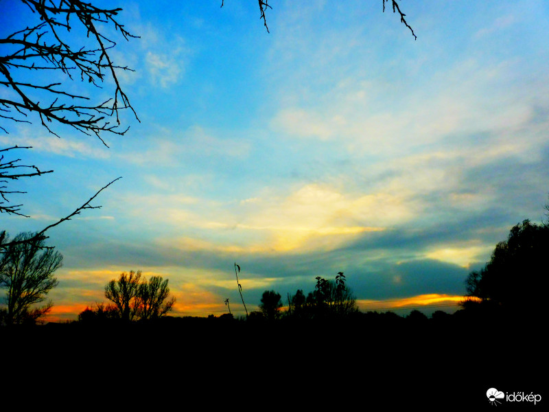 Reggeli borúra estére derű jött