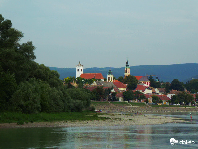 Szentendre hajóról megpillantva