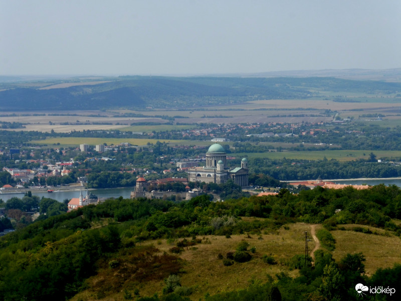 Esztergom a Vaskapu turistaház teraszáról