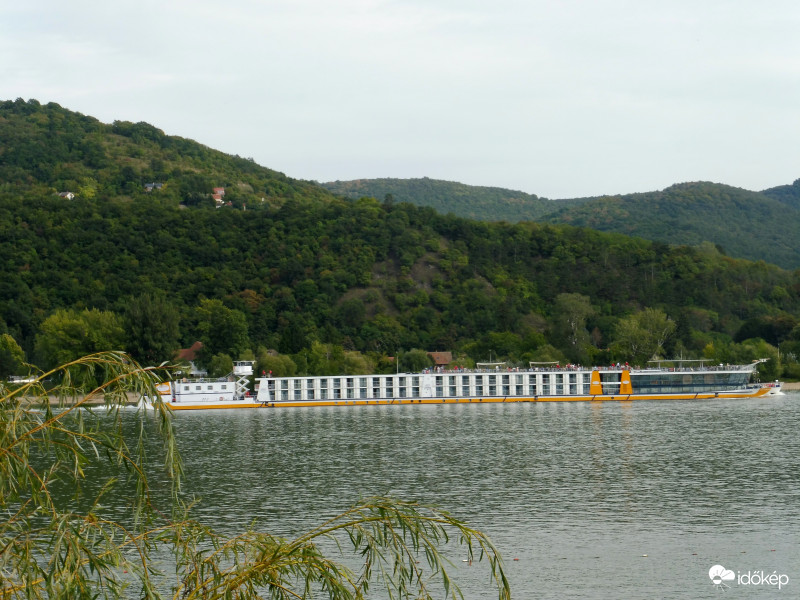 Szemben az "árral"