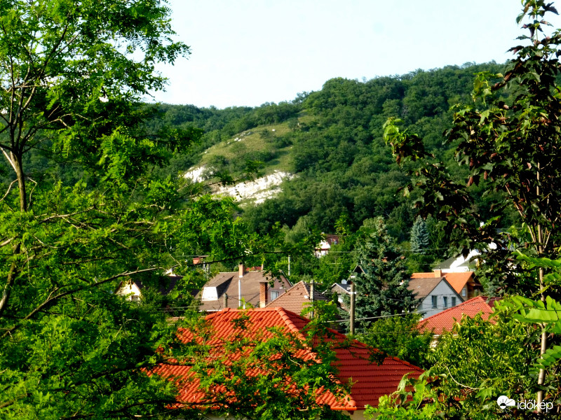 Hegytető és háztetők