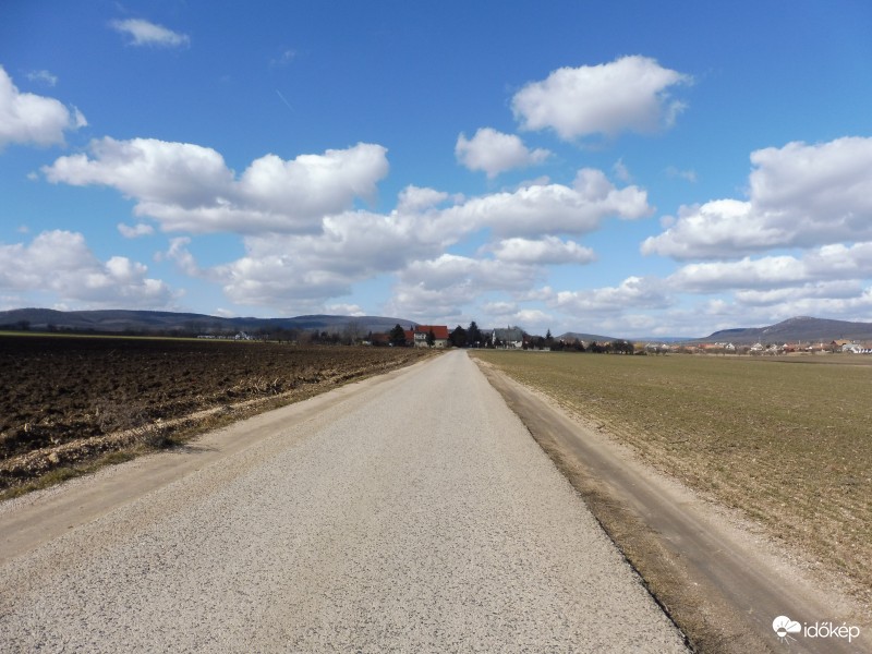 panoráma út a falú felé