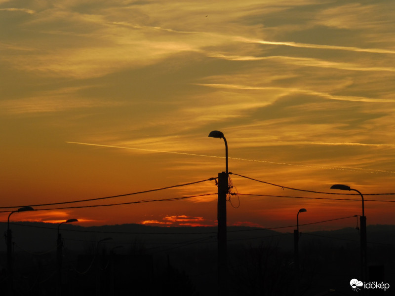 A lámpák készülnek átvenni szerepet a naptól