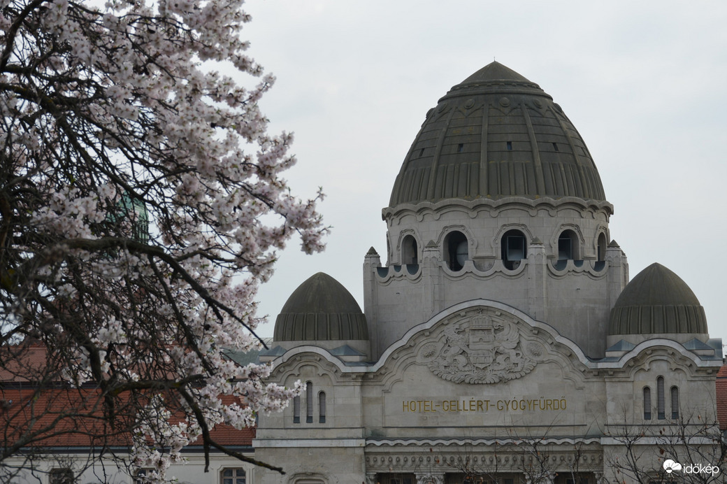 Borúsan is szép...