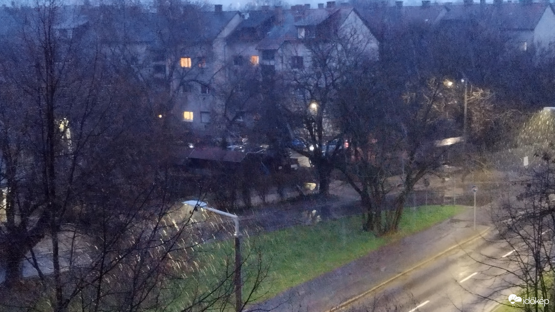 Megérkezett a hó Vácra is.