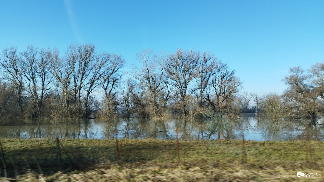 A Duna Sződligetnél