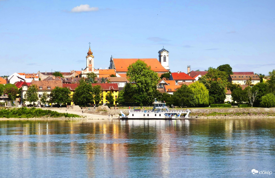 Vác