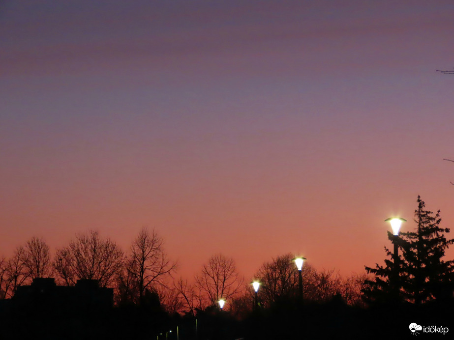 Pirkad a lakótelepen