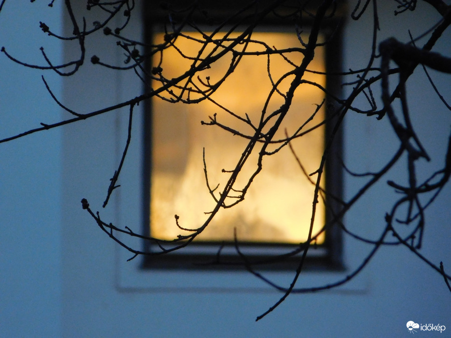Napkelte az ablak tükrében 2023. 01. 15.