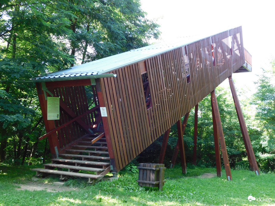 Krisztina-kilátó a tanösvény végén