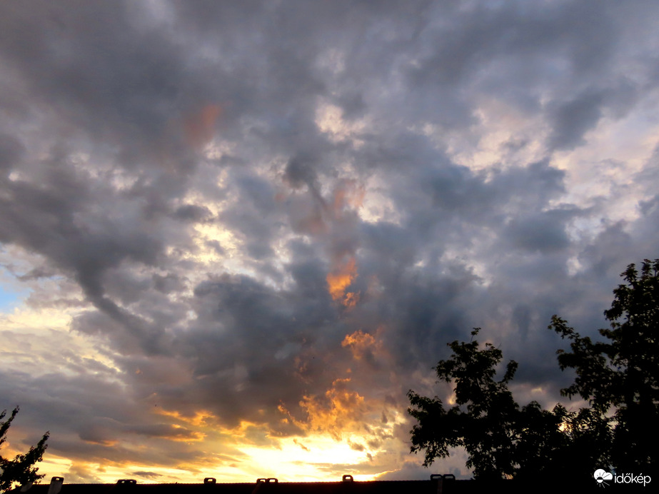 Mielőtt lement a Nap