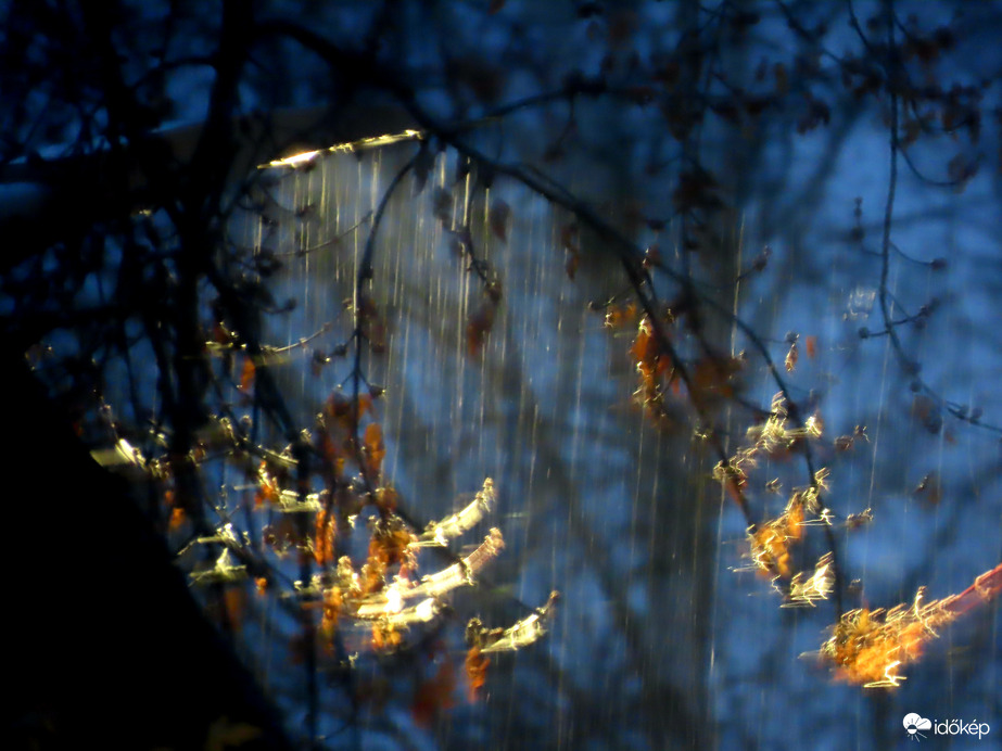 Havas esővel indult a nap