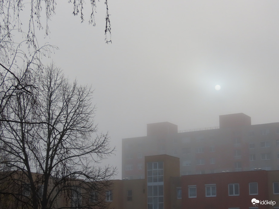 Néha előbukkan a Nap