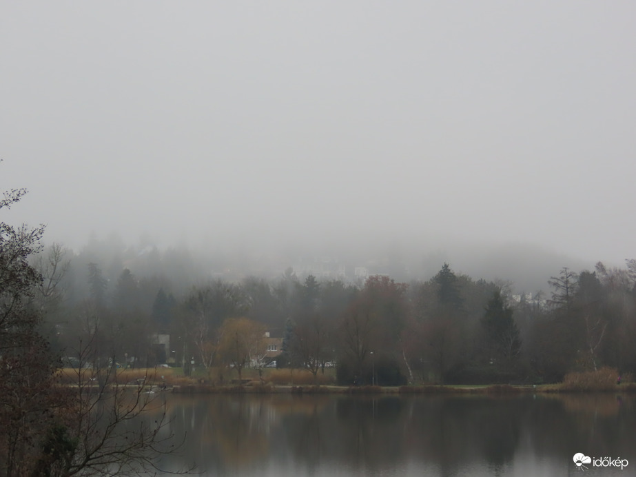 Ereszkedik le a köd