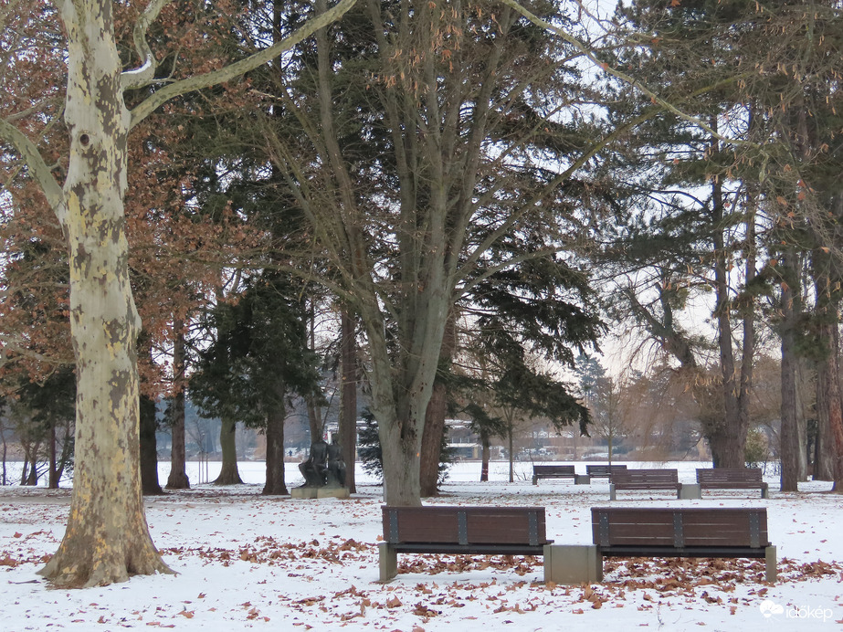 A Csónakázó-tó szigetén jártam