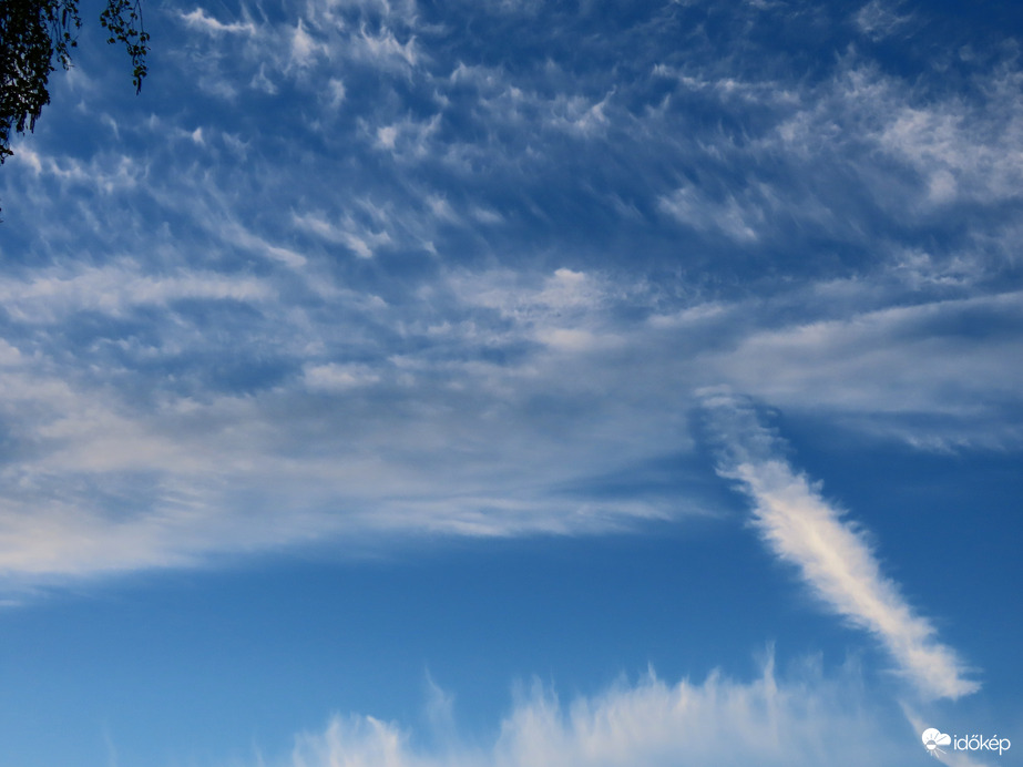 Kora reggeli égbolt 1.