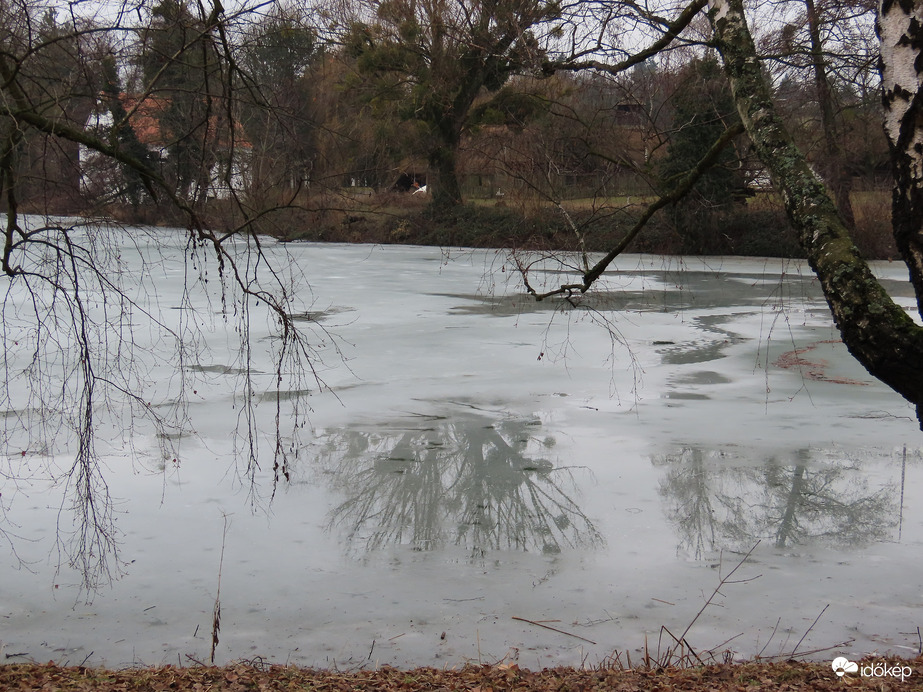 Olvadó jég a Horgásztavon