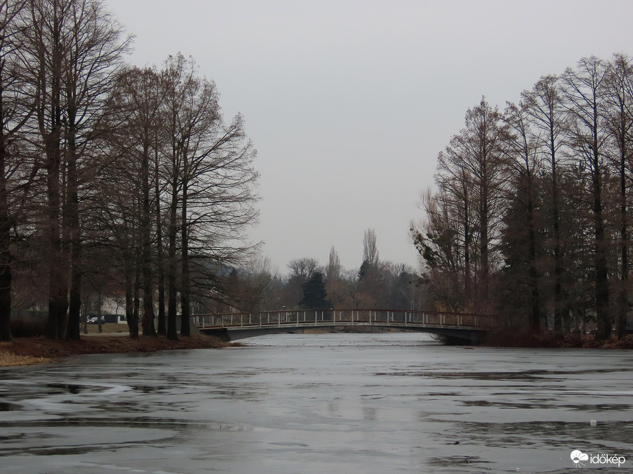 Ma is a szürke az uralkodó szín