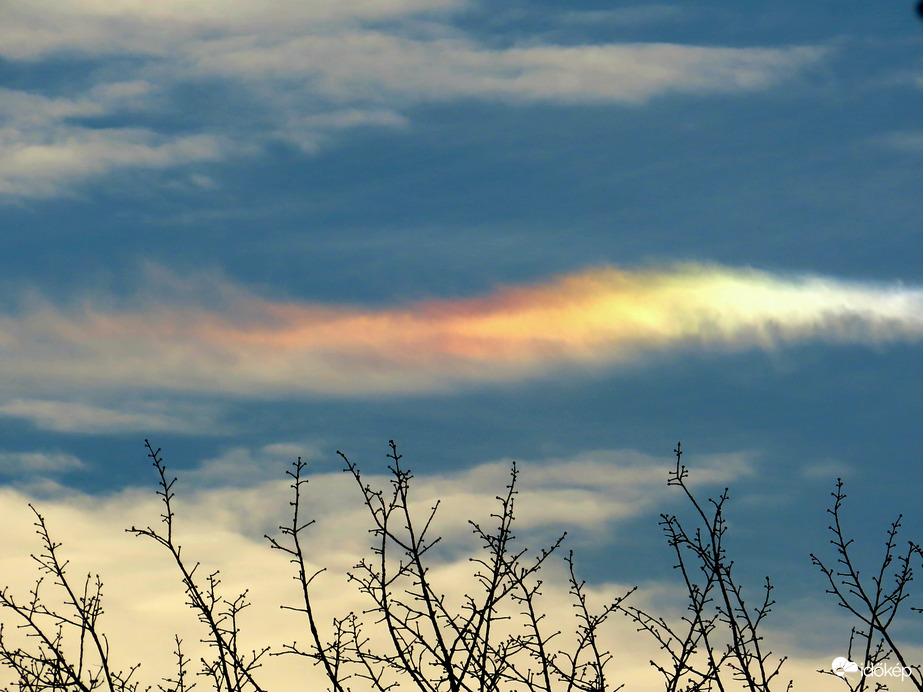 Irizáló felhő, vagy melléknap?