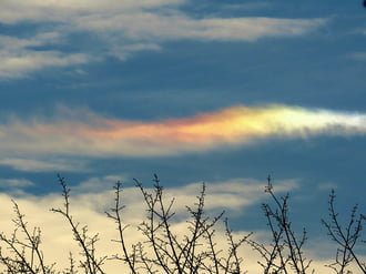 Irizáló felhő, vagy melléknap?