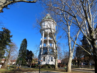 Szikrázó napsütésben jártam a Víztoronynál